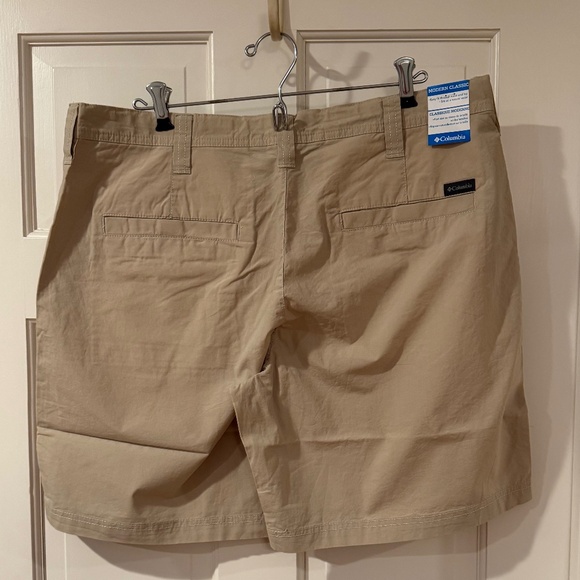 Columbia Short Mens 36" W/8"Inseam Washed Out Lightweight Cotton Khaki Chino New - Picture 4 of 5